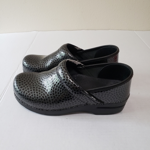 Dansko Colorful Print Texture Glossed Leather Slip-Resistant Clog Mules Size 39 - Picture 2 of 13